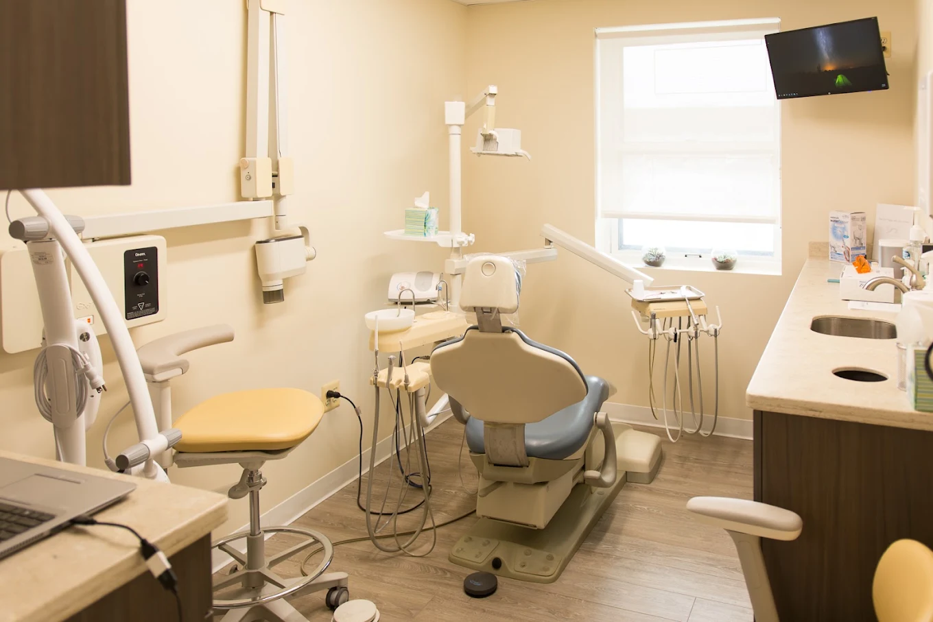Bright, modern dental treatment room